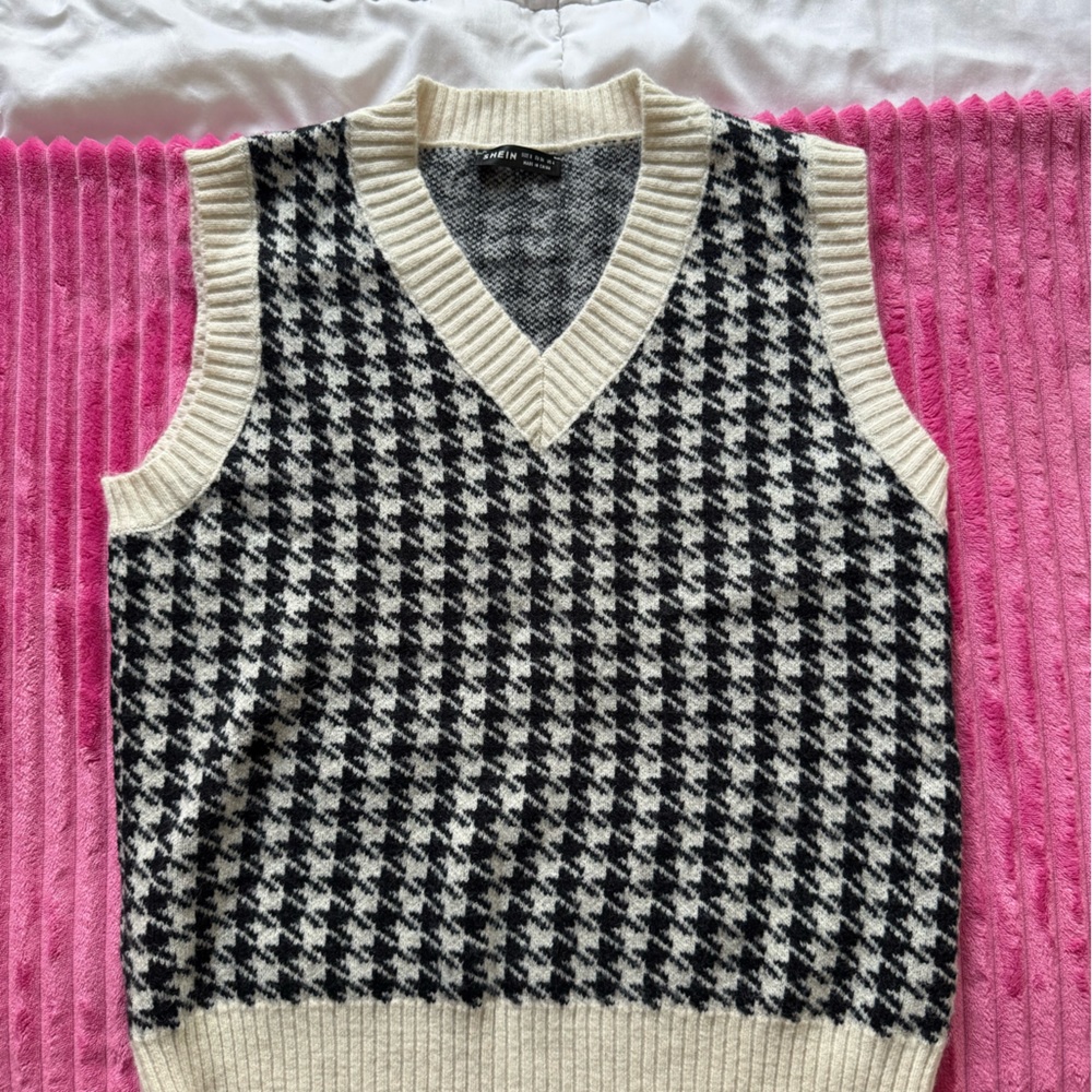SHEIN Black and Cream V-Neck Sweater